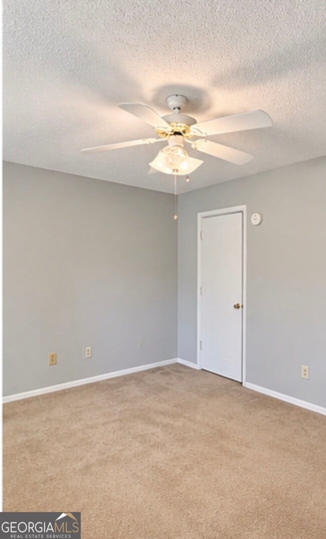 Building Photo - 134 Belmonte Dr SW