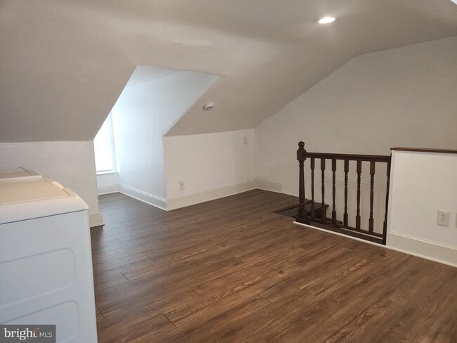 Building Photo - 3856 Terrace St