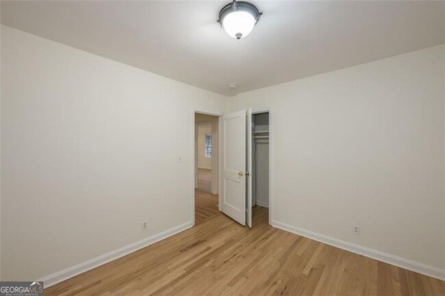 Building Photo - 2293 Vistamont Dr