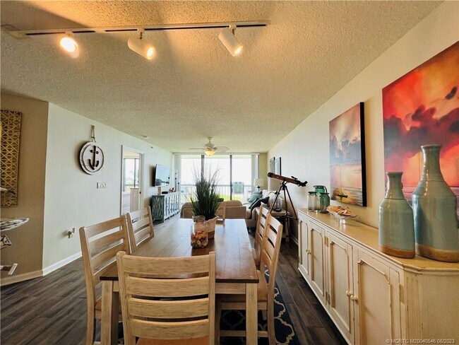 Building Photo - 8880 S Ocean Dr