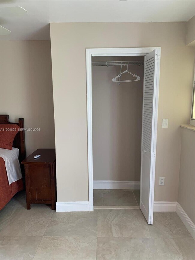 Building Photo - 19121 NE Miami Ct