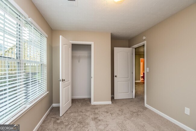 Building Photo - 6415 E Meyer Dr