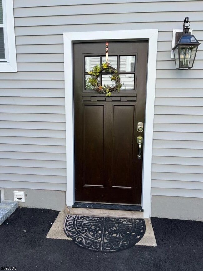 Building Photo - 20 Van Dyke Pl