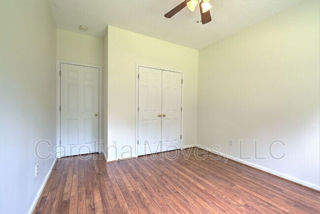 Building Photo - 140 Rounded Wing Dr