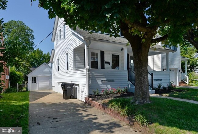 Building Photo - 31 W Whitlock Ave