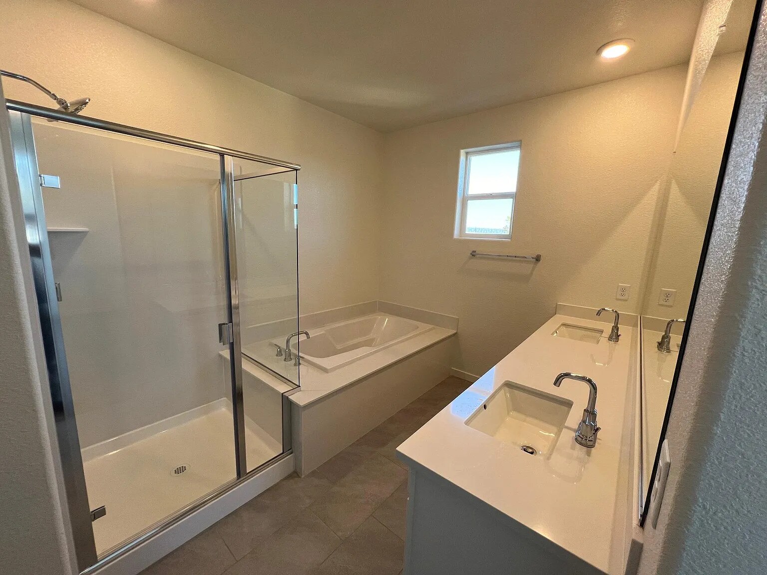 Building Photo - 3050 Lupita Pepper Walk