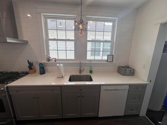 Building Photo - 29 N Hanover Ave