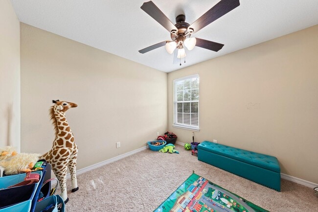 Building Photo - 876 Fairview Dr