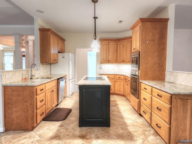 Building Photo - 93 Fernbrook Ct