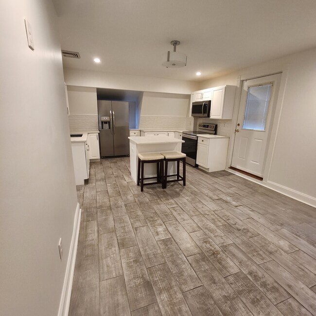 Primary Photo - 609 Central Ave