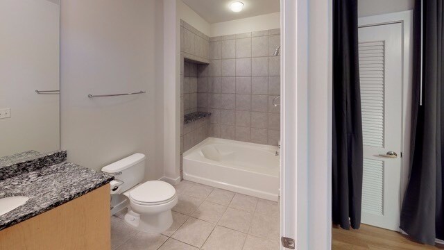 Building Photo - Stunning Center City High Rise Condo on th...