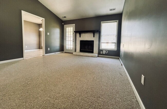 Building Photo - 205 Sparrow Dr