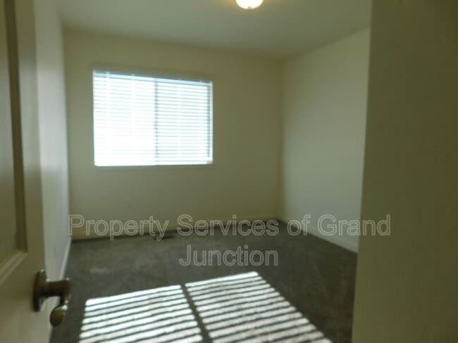 Building Photo - 2357 Zion Cyn Ave