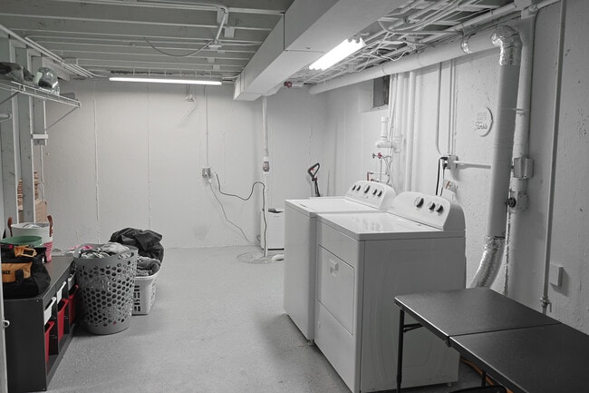 Building Photo - 227 N Butterfield Rd