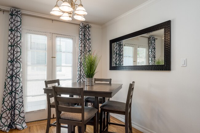 Building Photo - 259 Encina Ave