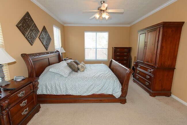 Building Photo - 25126 Knob Pines Ct