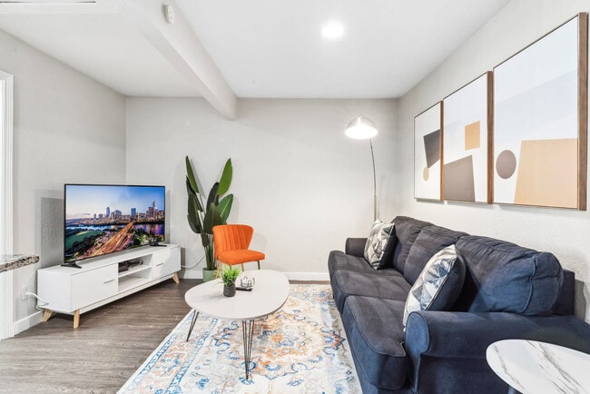 Building Photo - 2215 Town Lake Cir