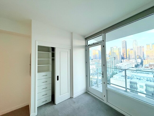 Building Photo - Very Unique Spacious Two Bedroom - Two bath luxury Condo with Views and Pool