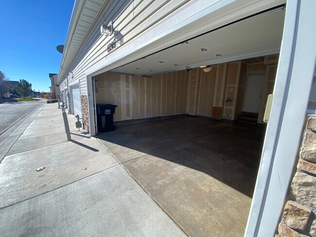 Building Photo - 6246 Calico Patch Heights