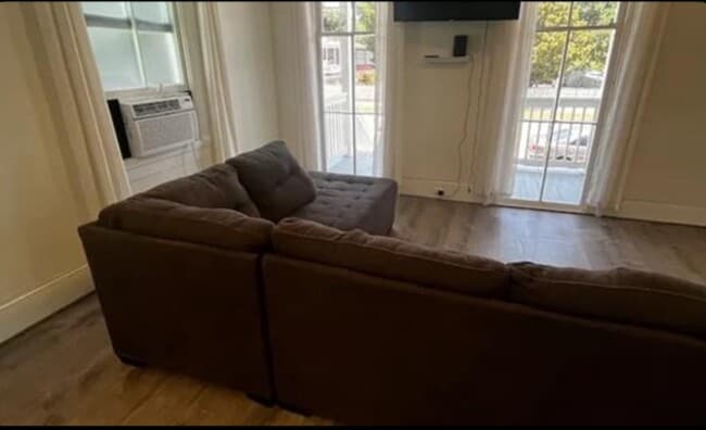 Building Photo - 1523 21st St