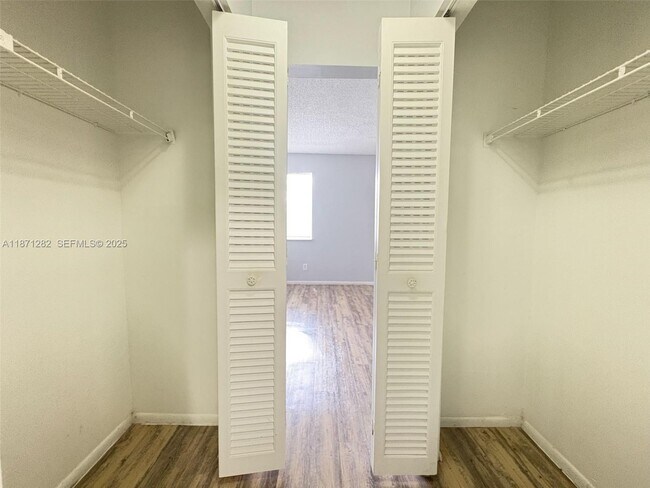 Building Photo - 8913 NW 28th Dr