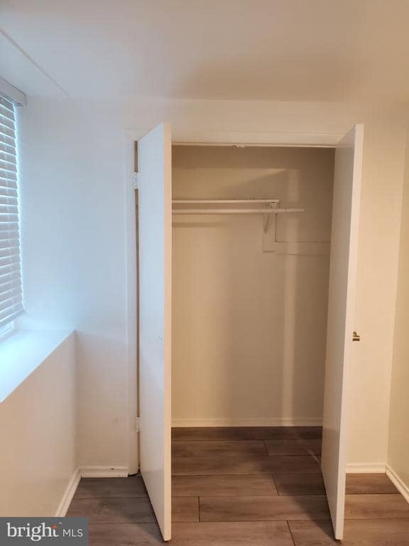 Building Photo - 1909 Dutch Village Dr