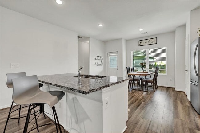 Building Photo - 103 Bent Creek Dr