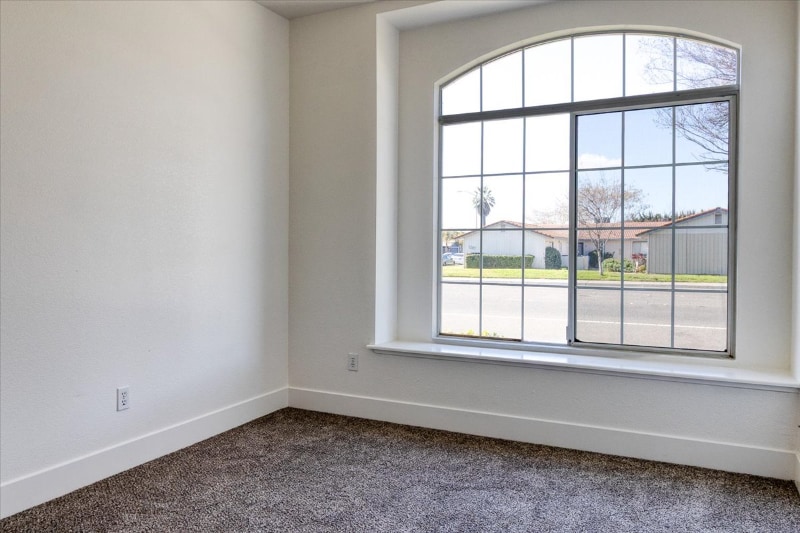 Building Photo - 1810 Crestwood Ave