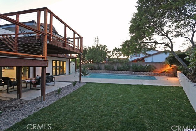 Building Photo - 4765 Round Top Dr