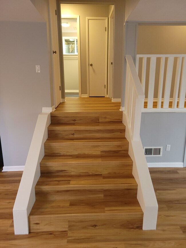 Building Photo - 357 Gilmore St