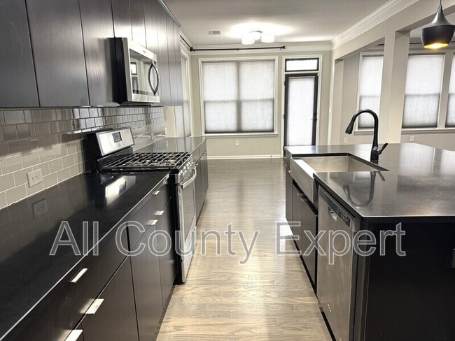 Building Photo - 920 Grove Valley Dr