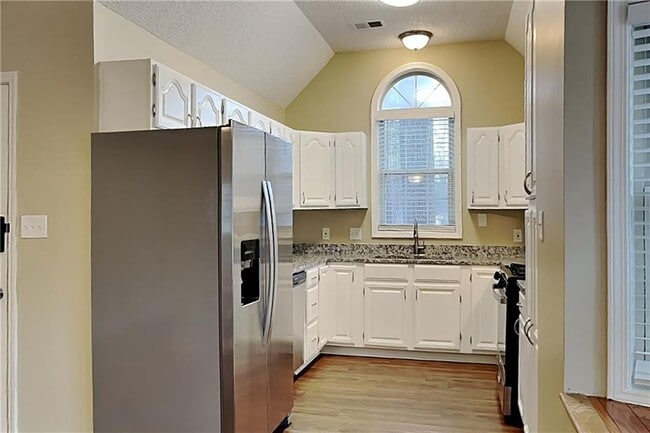 Building Photo - 3553 Hogan Dr NW