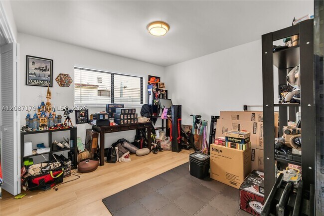 Building Photo - 2437 SW 99th Ct
