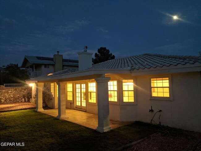 Building Photo - 7417 Mission Viejo Dr