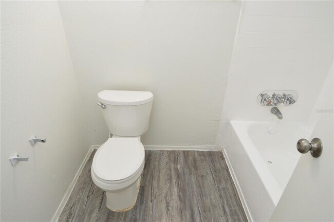 Building Photo - 5006 Moro Manor Dr