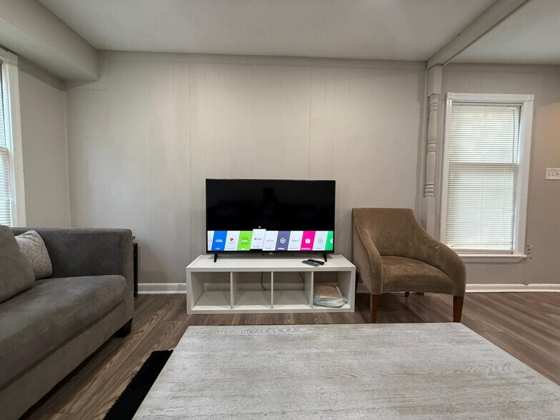 Building Photo - 2823 Chablis Cir