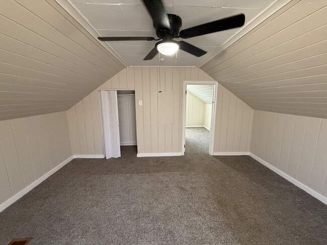 Building Photo - Renovated Single-Family Home – We Welcome ...