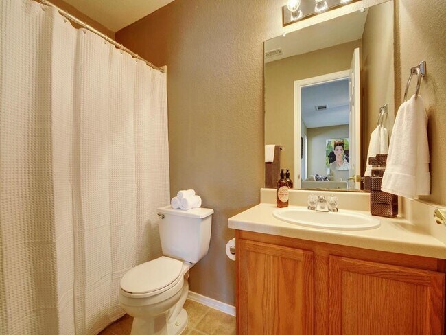 Building Photo - 1617 Poppy Seed Ln