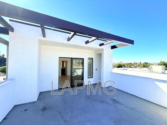 Building Photo - 3414 London St