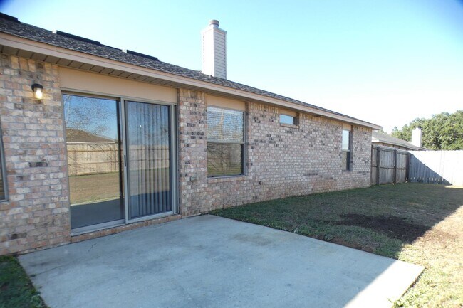 Building Photo - Spacious 4-Bedroom Home - Pace Mill Creek