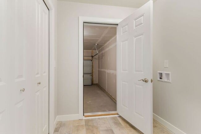 Building Photo - 1626 Carolyn Dr