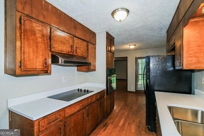 Building Photo - 1489 George Dr SE