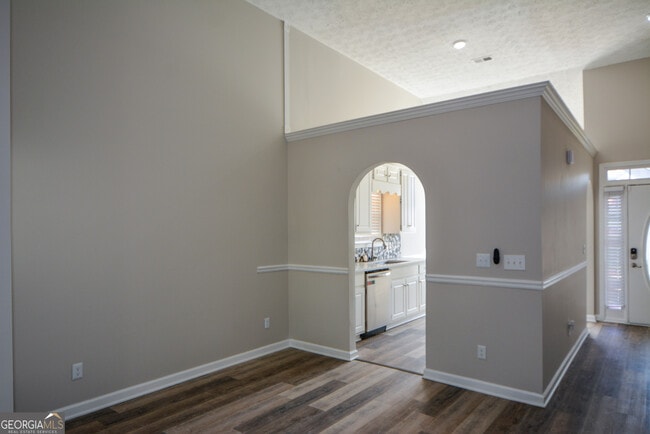 Building Photo - 4209 Reeshemah St