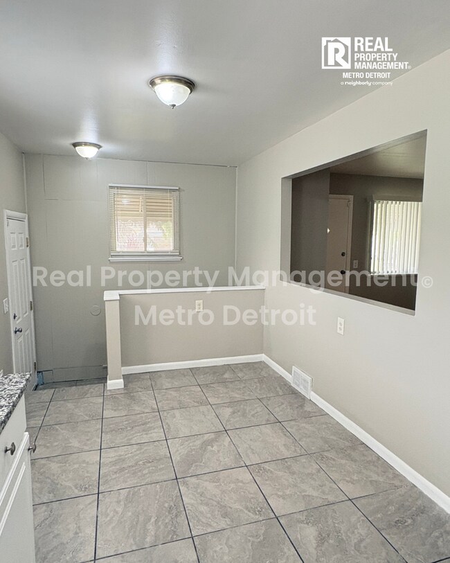Building Photo - 22706 Hillock Ave