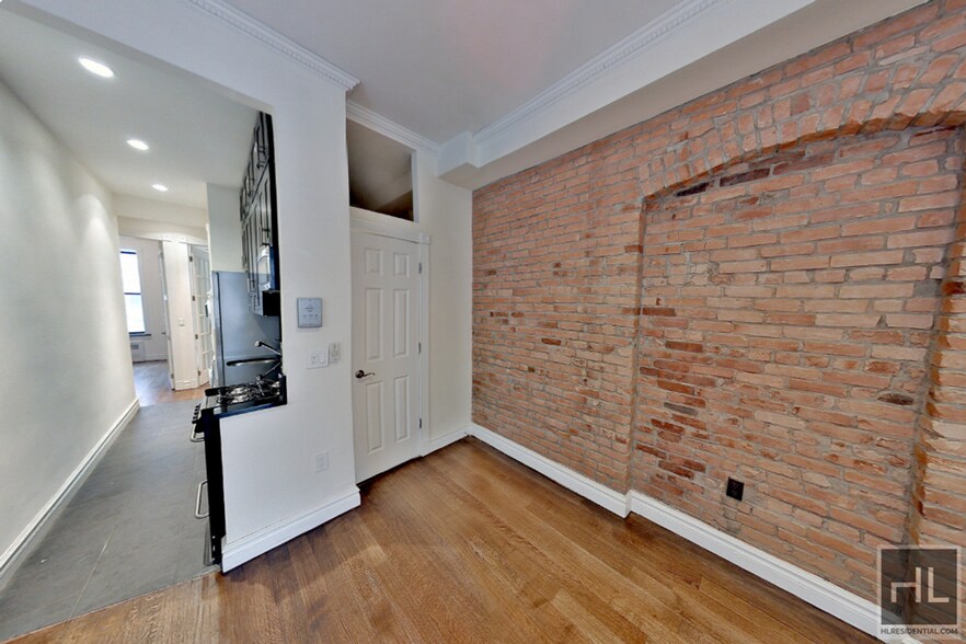 Primary Photo - W 51ST ST.