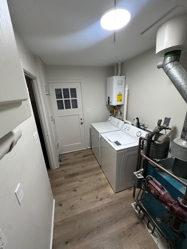 Building Photo - 2629 Dodge Ave