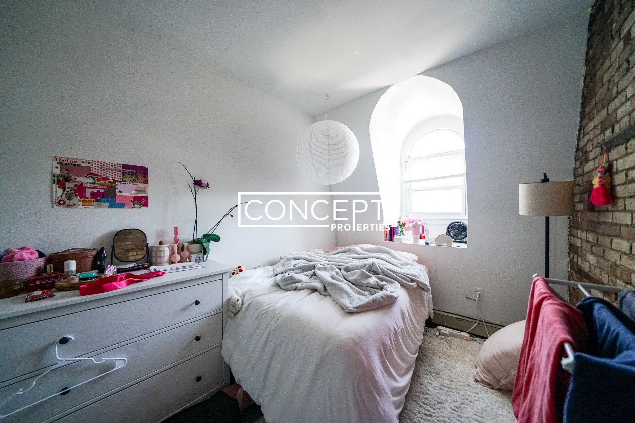 Building Photo - 168 Northampton St