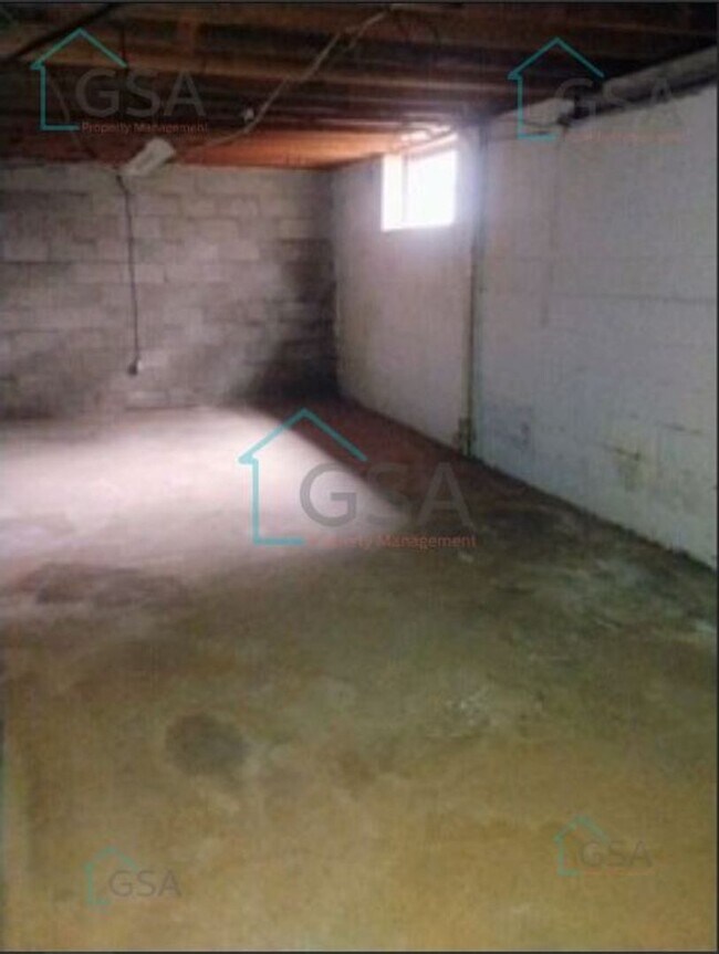 Building Photo - Two Bedroom Two Bath