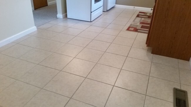 Building Photo - 32131 Knapp Ave