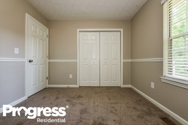 Building Photo - 3077 Botany Dr